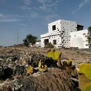  Villa Lanzarote Casa Volcanica-anclada Sobre La Lava Del Volcan España
